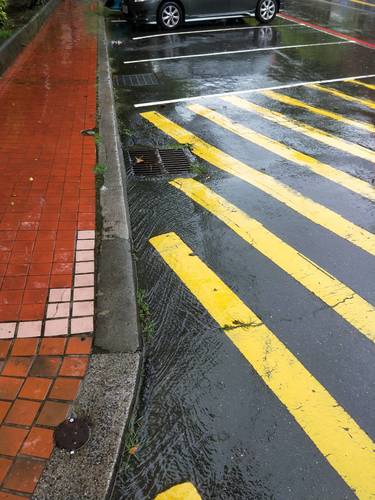 落日大道排水順暢圖片